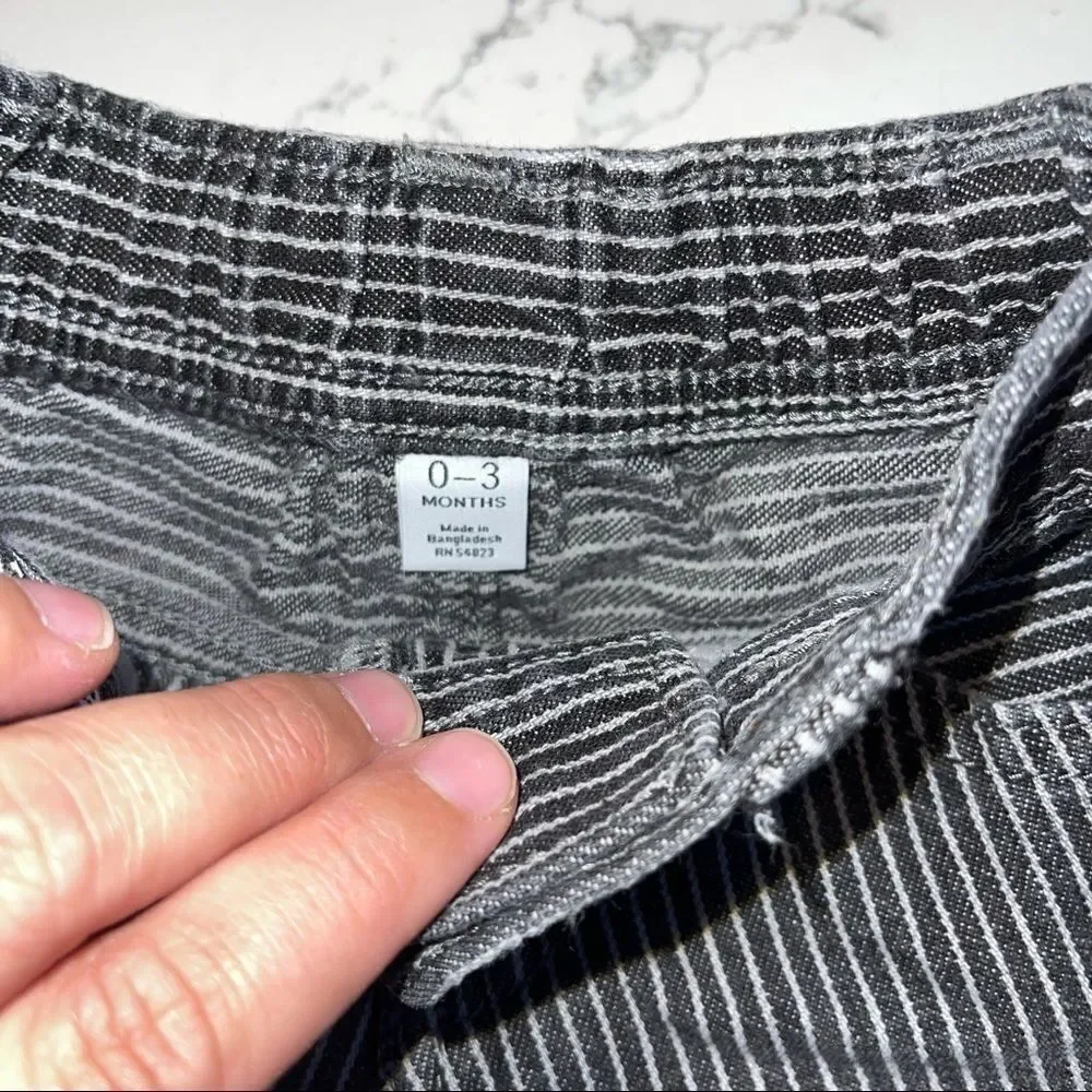4/$25‎ - Baby Gap Dark Grey Denim Pinstripe Shorts